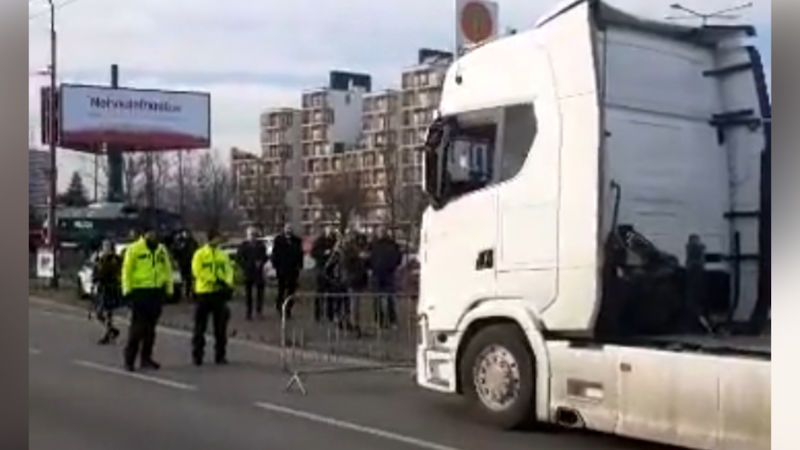 Na Slovensku stávkují autodopravci, blokují dopravu na několika místech